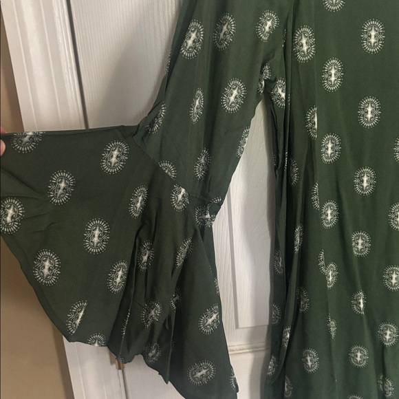 Super cute dress w/pockets size Small - Picture 2 of 6